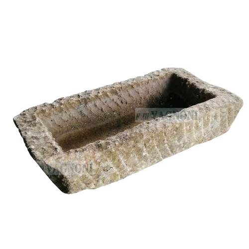 Vecchia vasca pietra - in,